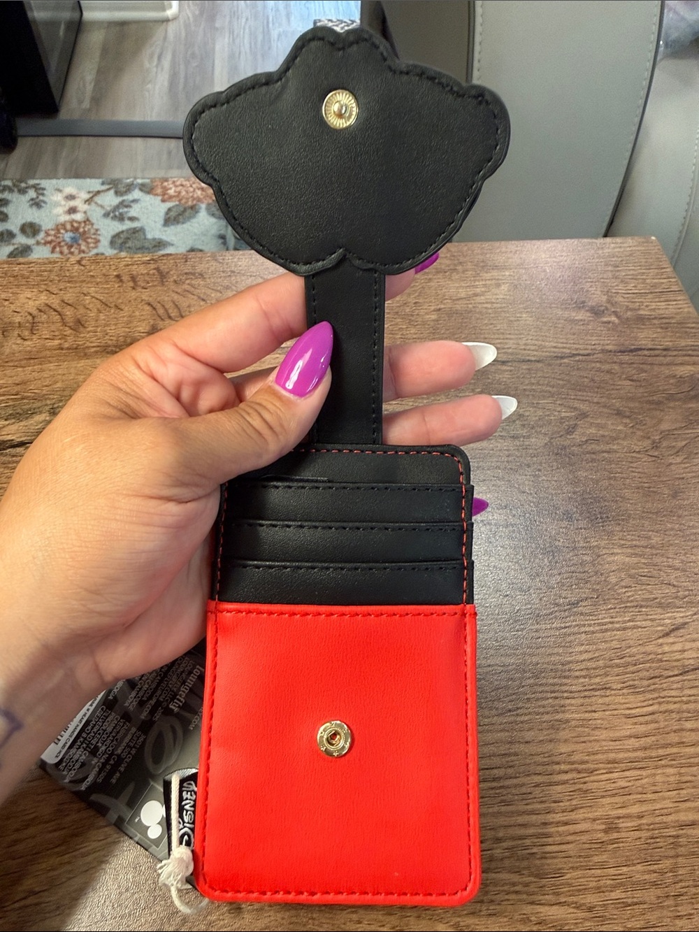 Disney Loungefly Card Holder Phone Wallet with Mickey Heart Hands - NWT - Picture 4 of 4